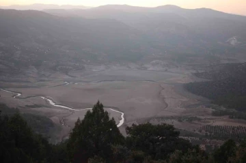 Kemer Barajı su seviyesi alarm veriyor
