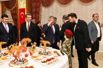 KKTC Antalya Başkonsolosu Topçu: &quot;Güzel adamız, anavatan Türkiye’nin yardımları ile başı dik, onurlu ve özgür bir şekilde yaşıyor&quot;
