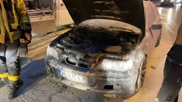 Kocaeli’de seyir halindeki otomobilde yangın
