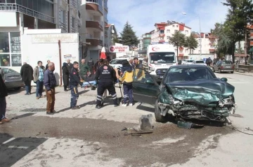 Konya’da 2 otomobil çarpıştı: 3 yaralı
