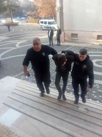 Konya’da bıçakla yaralama olayının firari zanlısı yakalandı
