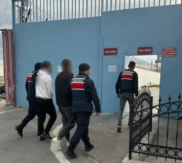 Konya’da kesinleşmiş hapis cezası bulunan 2 şüpheli yakalandı
