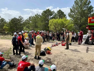 Konya’da orman gönüllüsü öğretmenlere yangın gönüllü eğitimi verildi
