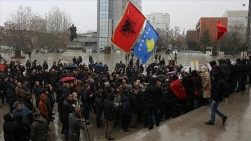 Kosova'nın başkenti Priştine'de büyük protesto 