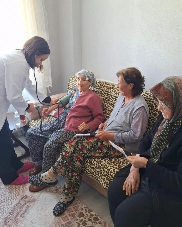 Köylerdeki yaşlıların sağlık kontrolleri yapıldı
