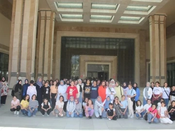 Kuran kursu öğrencileri Ankara’yı gezdi
