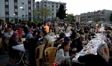 Kuşadası Belediyesi’nden Ramazan ayında 15 bin kişilik iftar yemeği
