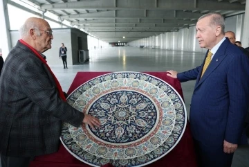 Kütahyalı çini sanatçısından Erdoğan’a doğum günü hediyesi
