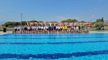 Kuyucak’ta yüzme yarışları düzenlendi
