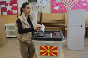 Kuzey Makedonya’da cumhurbaşkanlığı seçimi 2. tura kaldı
