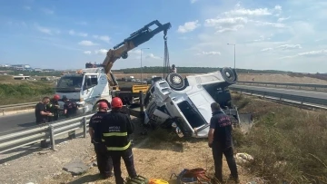 Kuzey Marmara Otoyolu’nda tır devrildi: 1 ölü