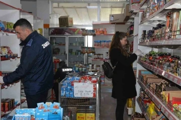 Lapseki Belediyesi Zabıta ekipleri marketlerde fiyat ve etiket denetimi yaptı
