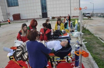 Lapseki Devlet Hastanesinde deprem ve yangın tatbikatı

