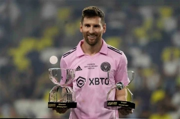 Lionel Messi, ABD kariyerinde ilk kupasını kazandı
