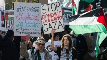 Londra'da on binlerce kişi 5. kez Filistin'e destek için sokaklara indi