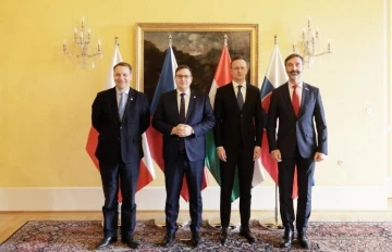 Macaristan Dışişleri Bakanı Szijjarto: &quot;Ukrayna’ya NATO askeri gönderilmesi tehlikeli bir eylem olur&quot;
