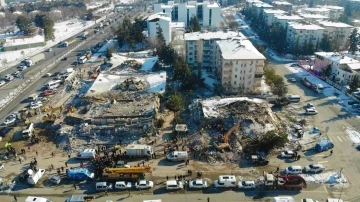 Malatya’da depremin altıncı gününde arama kurtarma çalışmaları havadan görüntülendi

