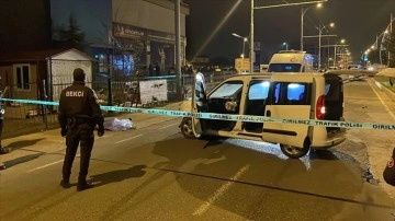 Malatya'da hafif ticari aracın kaldırımda çarptığı 2 yaya hayatını kaybetti