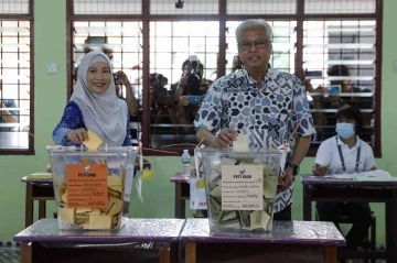 Malezya halkı genel seçim için sandık başında

