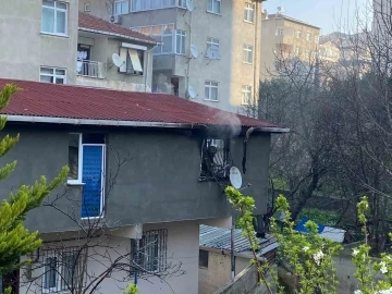 Maltepe’de madde bağımlısı olduğu iddia edilen şahıs evini yaktı
