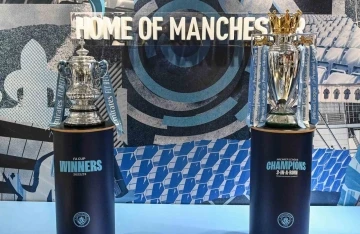 Manchester City’nin bu sezon kazandığı kupalar İstanbul’da sergilendi
