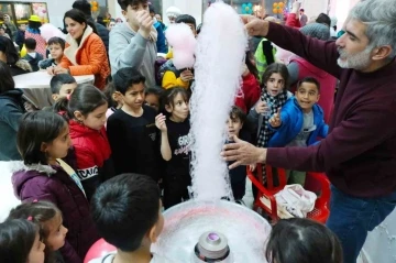 Mardin’de depremzede çocuklar Ramazan şenliğinde doyasıya eğlendi
