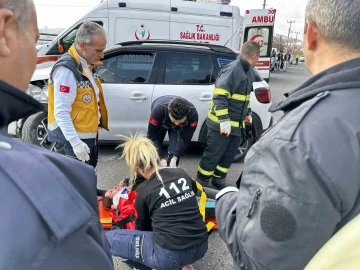 Mardin’de iki otomobil çarpıştı: 2 yaralı
