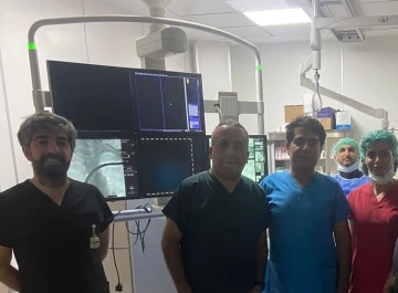 Mardin’de ilk defa kırık olan kalp pili kablosu operasyonla çıkarıldı
