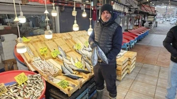 Marmara’daki fırtına balık fiyatlarını etkiledi
