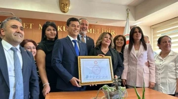 Marmaris’in yeni Belediye Başkanı Ünlü Mazbatasını aldı
