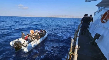 Marmaris’te 53 düzensiz göçmen kurtarıldı