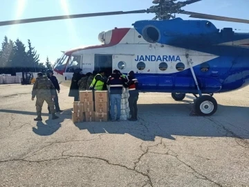 Mehmetçik 532 köye helikopter ile yardım malzemesi ulaştırıldı
