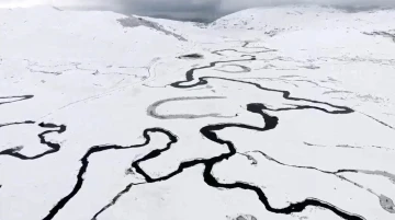 Menderesleri ile ünlü Perşembe Yaylası’nda kar güzelliği
