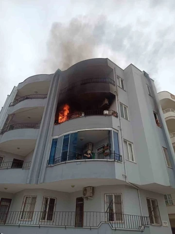 Mersin’de ev yangını: 1 yaralı
