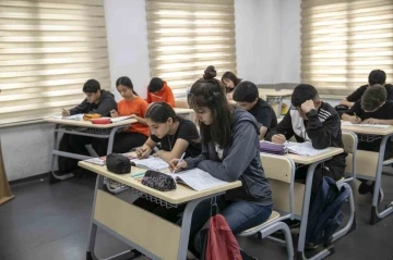 Mersin’de öğrencilerin sınav kaygısını aşmaları için destek veriliyor
