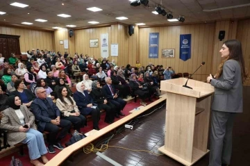 Mersin’de ’Türkiye yüzyılında kadın hakkı’ konferansı
