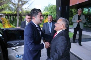 MHP’li Özdemir’den Başkan Büyükkılıç’a ziyaret
