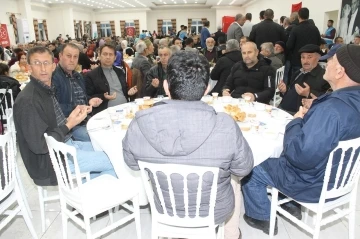 MHP ve Ülkü Ocaklarından Manyas’ta toplu iftar
