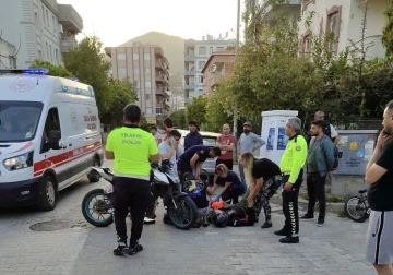 Milas’ta motosiklet yayaya çarptı: 2 yaralı
