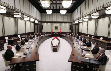 Milli Güvenlik Kurulu (MGK), Cumhurbaşkanı Recep Tayyip Erdoğan’ın başkanlığında Cumhurbaşkanlığı Külliyesinde toplandı.
