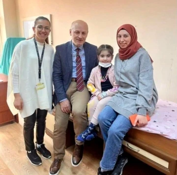 Minik Elene Trabzon’da sağlığına kavuştu, tedavisinde görev alan doktorları unutmadı

