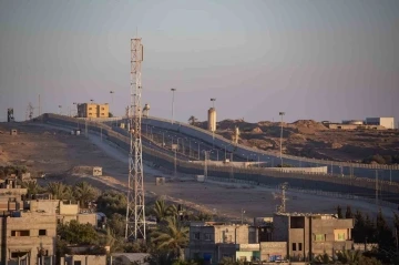 Mısır, Refah Sınır Kapısı’ndaki çatışmada 1 Mısır askerinin öldüğünü doğruladı
