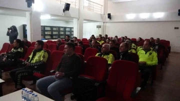 Muğla’da trafik polislerine halkla ilişkiler ve iletişim eğitimi verildi
