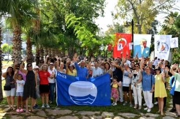 Muratpaşa’nın plajlarının mavi bayrakları teslim edildi

