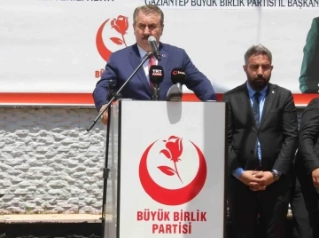 Mustafa Destici: “Ne kadar terör örgütü varsa Kılıçdaroğlu’nu destekliyor”
