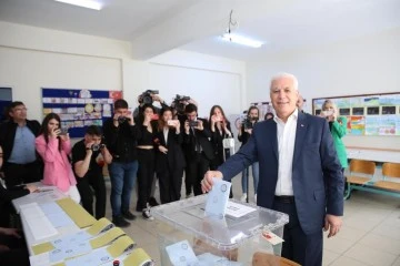  CHP Bursa Büyükşehir Belediye Başkan Adayı Mustafa Bozbey: Seçimler demokratik olgunlukla geçsin