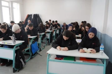 Orhangazi'de öğrenciler Başkan Aydın ile okudu 
