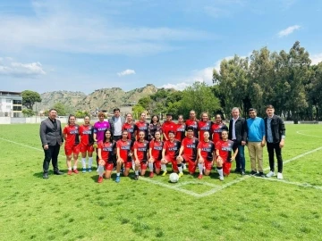 Nazilli Belediyespor Kadın Futbol Takımı Play-Off’ta

