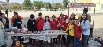 Nazilli Cumhuriyet İlkokulu’nda depremzedeler için hayır panayırı düzenlendi
