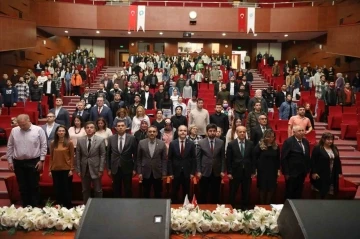 Niğde’de  18 Mart Çanakkale Zaferi’nin Tarihsel Süreci Konferansı verildi.
